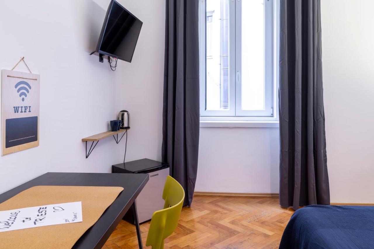 Pregiata Camera Con Bagno Privato - Blu Di Persia Trieste Exteriör bild